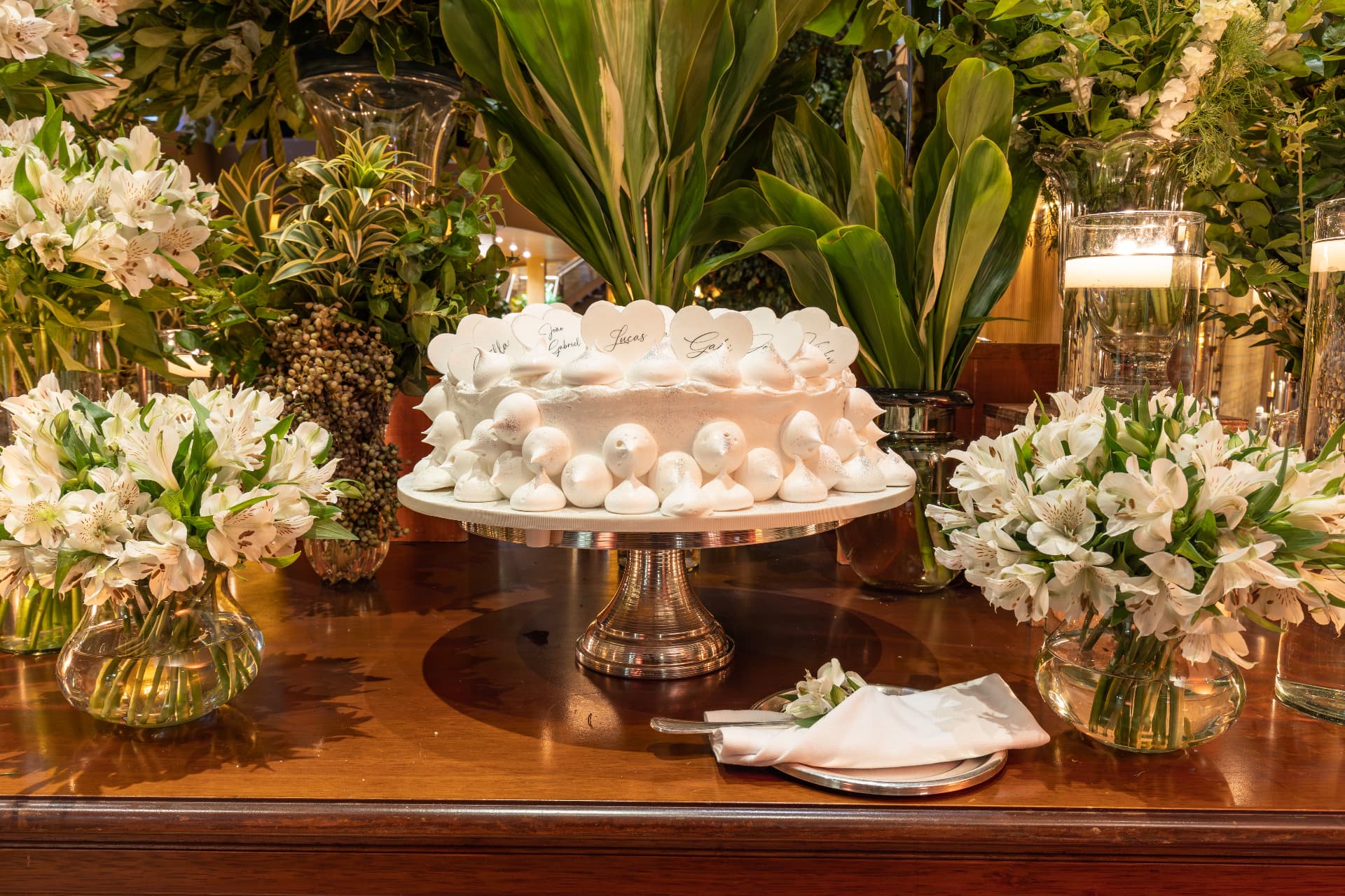 Meringue Cake Styling · Dubai