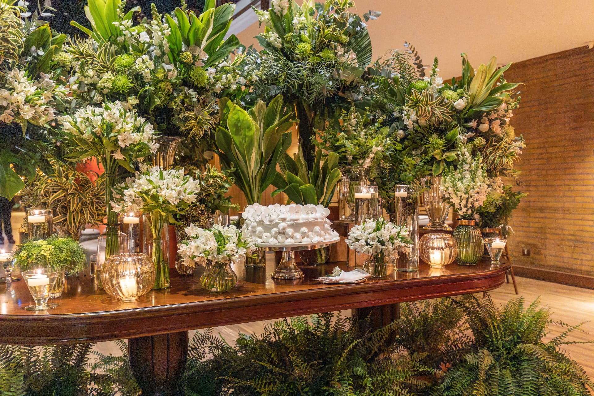 Greenery Cake Table · Dubai